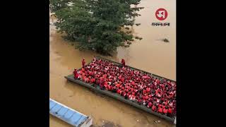 মানুষ নয়, বন্যাদুর্গতদের উদ্ধার করছে বিশেষ রোবট- চীনের নতুন প্রযুক্তি | Daily Sakalbela