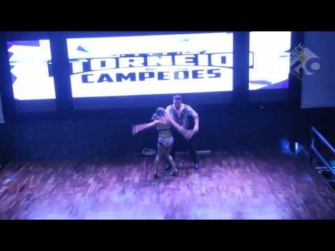 TC - Juninho Pazeli e Micaeli Mello