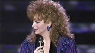 Reba sings greatest hits