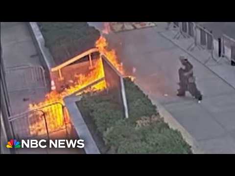 New video of arson attack outside federal building in New York City