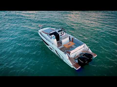 Jump aboard the new BENETEAU Flyer 9 SUNdeck: Running & relaxing on the water Jump aboard the new BENETEAU Flyer 9 SUNdeck: Running & relaxing on the water