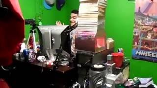 One man Mannequin Challenge