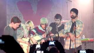 Walk Off The Earth - Somebody That I Used To Know (Live in Paris)