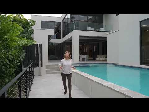 The Jills Zeder Group presents - 725 NE 77th St - Belle Meade - Miami, FL