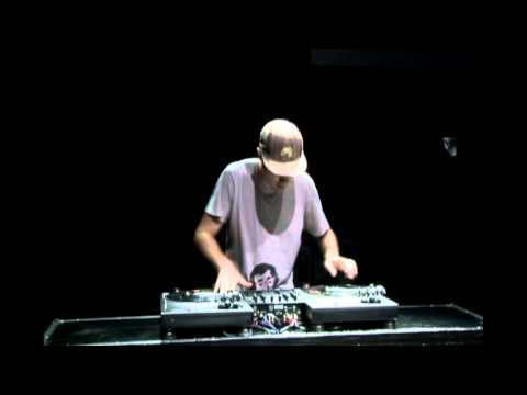 2009 - DJ Shiftee (USA) - DMC World DJ Final