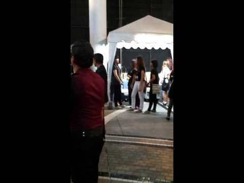 [Fancam] 131129 BTS - went off stage after fansign event at MBK