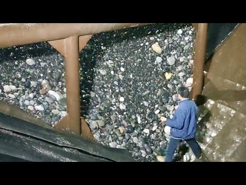 Barge unloading cobblestone at night 【Barge is empty】 - Sounds to help you relax