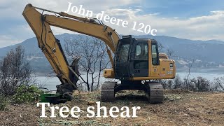 Clearing burnt trees with the Omef bi300 shear
