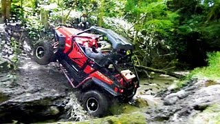 preview picture of video 'Polaris RZR XPs + Can-Am Commanders : Extreme Technical Trail Riding'