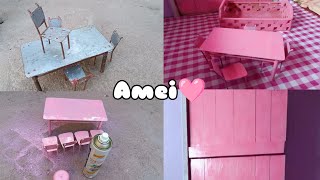 Pintei várias coisas de rosa com tinta spray/ mesinha de brinquedo das Barbies/porta do quarto🩷