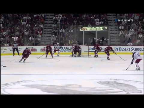 Boyd Gordon blocking 2 pucks. Columbus Bluejackets vs Phoenix Coyotes 4/3/12 NHL Hockey
