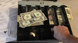 Counting cash drawers and making deposits (20 minutes)
