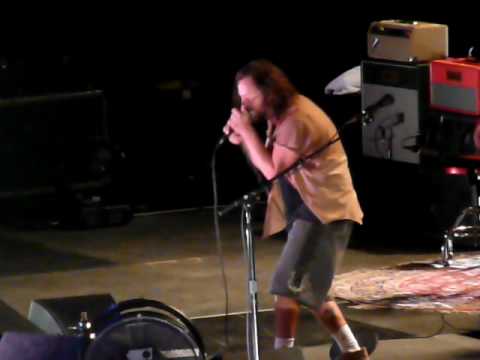 Pearl Jam - Supersonic - London O2 Arena 180809