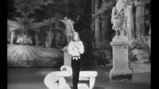 Dalida Je m&#39;endors dans tes bras et le temps des fleurs télé dimanche  1968