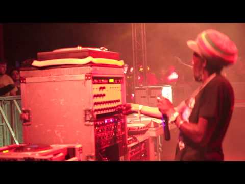 • Aba Shanti-I plays Moa Anbessa @ ReggaeBus #4•