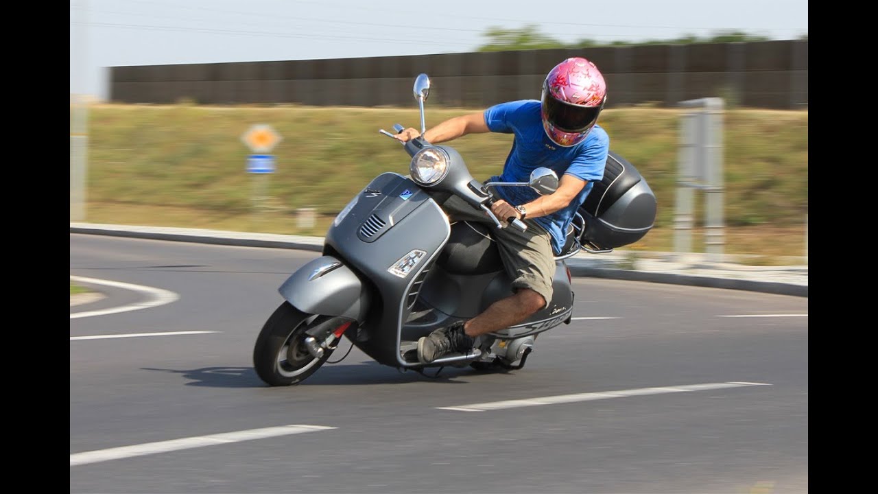 Vespa GTS 300 Super Sport Akrapovic Test