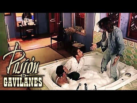 Pasion de Gavilanes - Hermanos Reyes: Oscar y su bañera