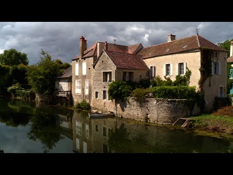 Noyers-sur-Serein: a town in the middle of the Burgundy vineyards