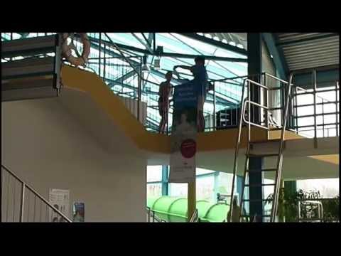 Grüne Hölle: Rutschenwettbewerb im Lausitzbad - ELSTERWELLE