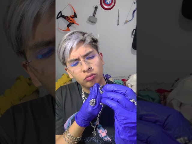 Vídeo relacionado con FOCALOOK Pendientes Vikingos Hombre Martillo Acero Inoxidable 316L Aros Finos Hipoalergénico Oreja Joyería Vikinga Nórdica Amuleto Amigo Familia