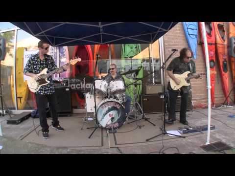 Tsunami of Sound performs "Our Favorite Martian"