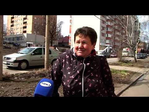 Куряне страдают из-за отсутствия парковки возле поликлиники в центре города