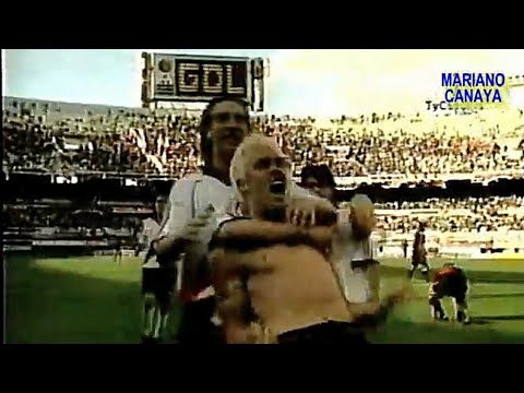 Gol del Chacho Coudet a Newells y festejo canalla - River 2 Newells 0 Ap 2001