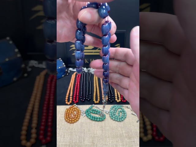 سبحة فاتوران بلون أزرق ممزوج بالتركواز البراق ,مع شرابة مزيج من الانتيمون والمعادن يحاكي العملات المعدنية