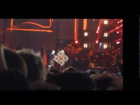 Fiorella Mannoia e Giuliano Sangiorgi - Anna e Marco ( 4 Marzo Piazza Maggiore Bologna)