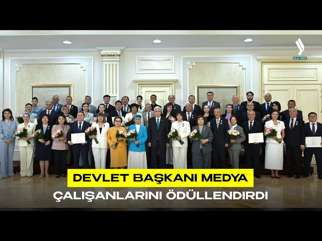 Devlet Başkanı Medya çalışanlarını ödüllendirdi