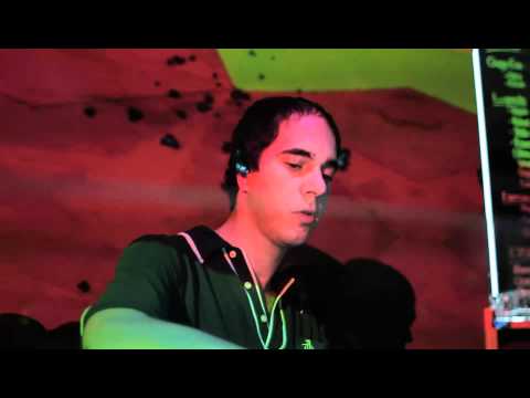 Dilo (live) & VJSUAVE at Under_line #15