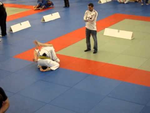 Kat Gibson - English BJJ Open 2011 (Fight 2)