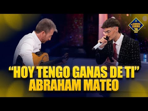 Abraham Mateo sings “Hoy tengo ganas de ti” with Pablo Motos on guitar - El Hormiguero