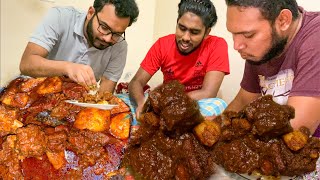 Download lagu Eating Lunch(Rice & Spicy Meat Curry) With Friends at Saiful's Place mp3