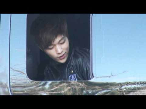 [Fancam] 120311 Myungsoo wave to fans after K Collection in Seoul Event