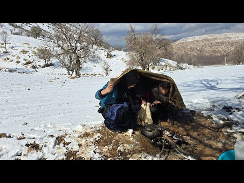 Sohrab helped Sakineh and her children in the snow