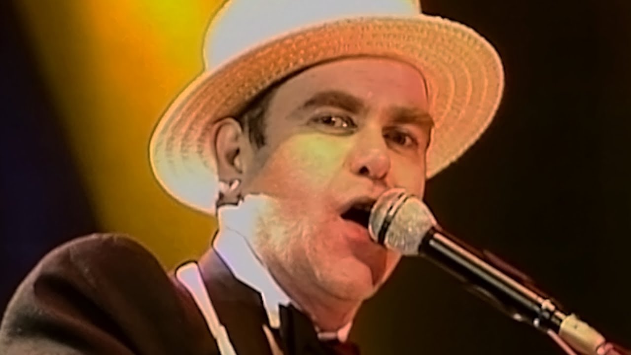 Elton John - I'm Still Standing - Wembley 1984 - YouTube