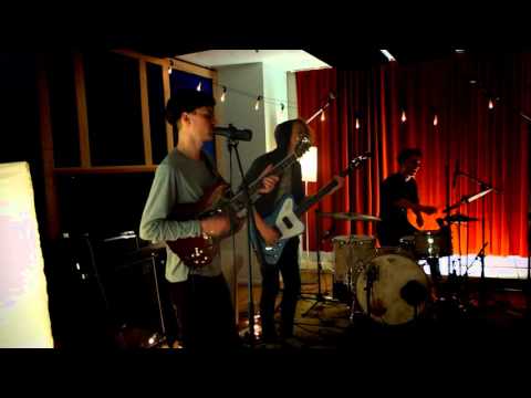PANDA PANDA - Halcyon Years (live)