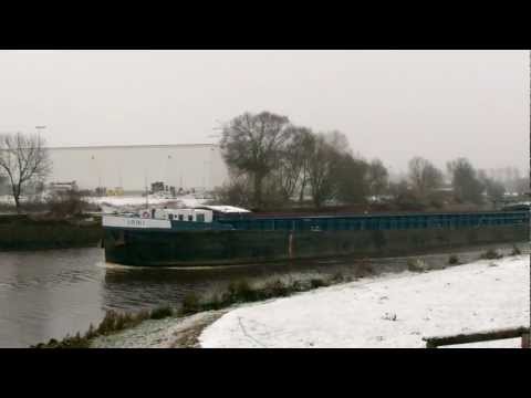 Vorbeifahrt Binnenschiff Ariki GMS 06003662 zu Tal auf der Hunte beim WSA In Oldenburg