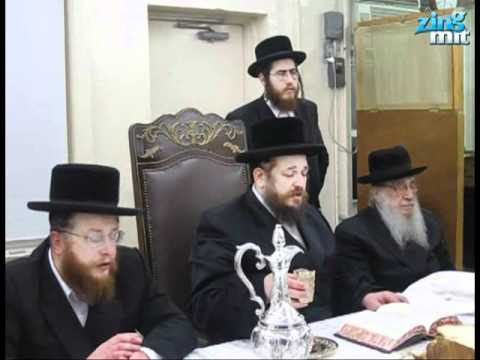 Skver rabbi Conducting A Yurtzait Tish For R' Mordche M'skver Zt"l