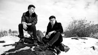 White Apple Tree - Snowflakes