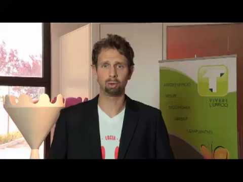 Yoga della risata: come liberarsi dallo stress in 3 minuti con Terenzio Traisci