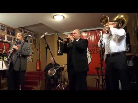 Oklahoma Washboard Stompers play "My Gal Sal"