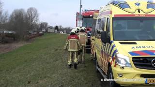 preview picture of video '2015 02 23 Ongeval letsel IJsseldijk Veessen'