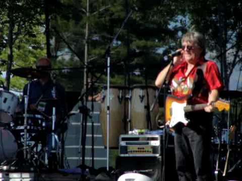 5 Man Electrical Band--Sign--Live @ Toronto Canada Day Celebration 2010-07-01