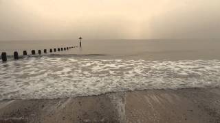 preview picture of video 'Frinton-on-Sea Beach, Essex, UK'
