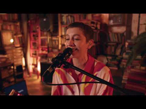SuRie - The Right Yellow [LIVE]
