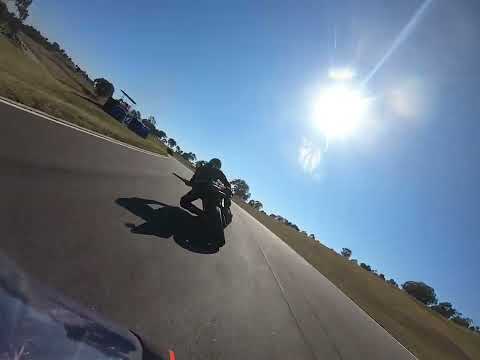 Rs250 vs R6 Broadford