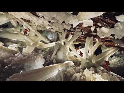 Biologists Discover 50000 Year Old Life Trapped In Giant Underground Crystals Naica Mexico