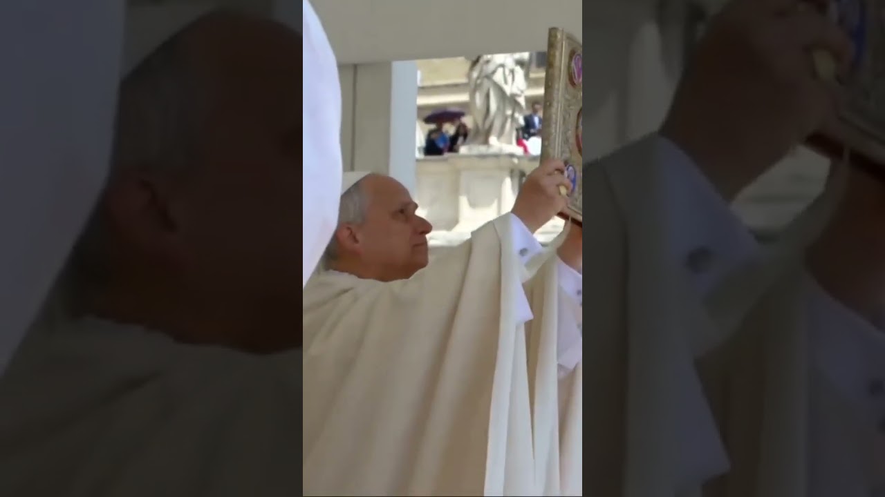 Le pape Léon XIV ému en recevant l'Anneau du Pêcheur ! - #PapeLéonXIV.